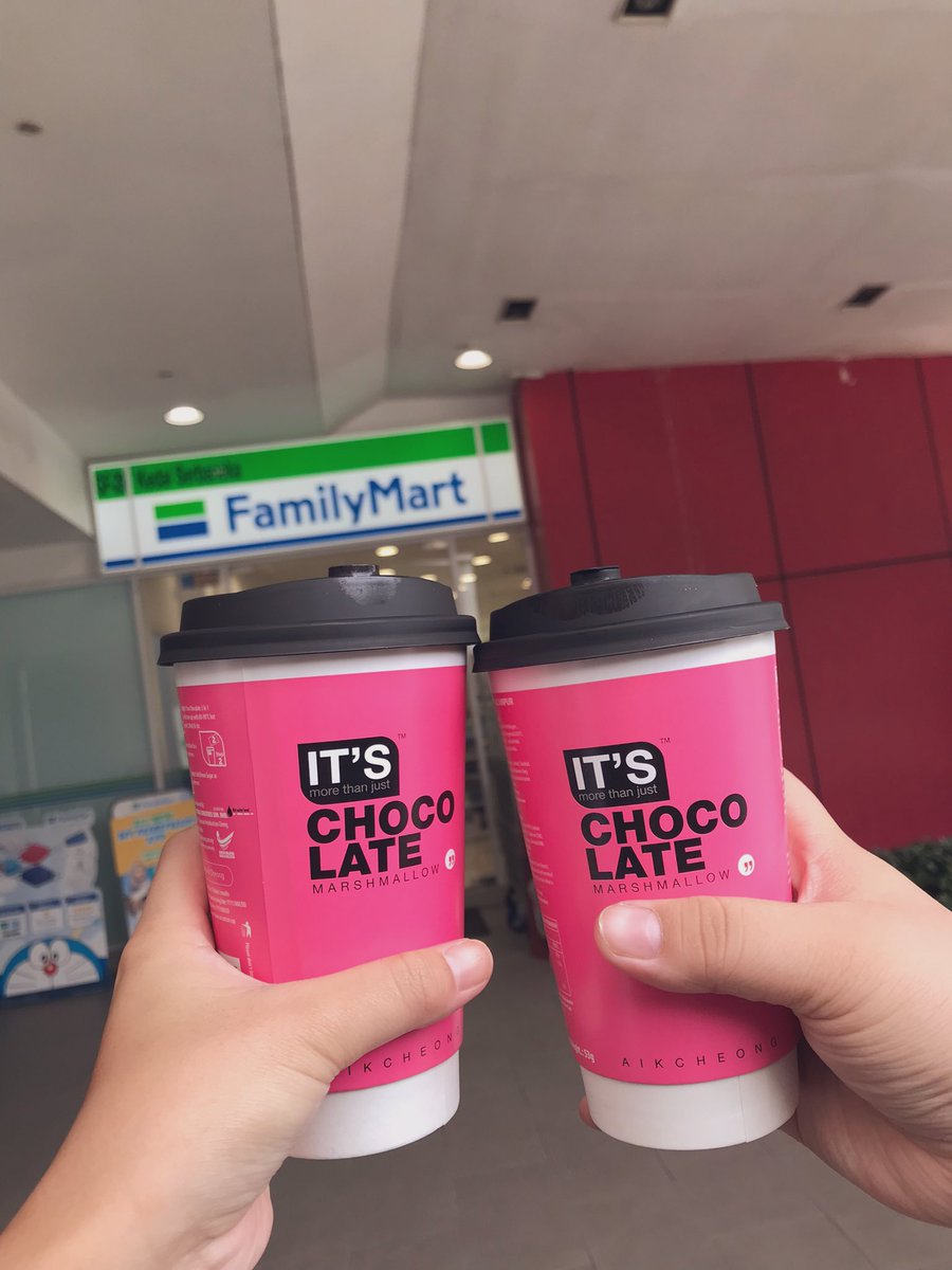 azrahdebbie1's tweet photo. FamilyMart chilling😮‍💨 https://t.co/xDda6qdZfa