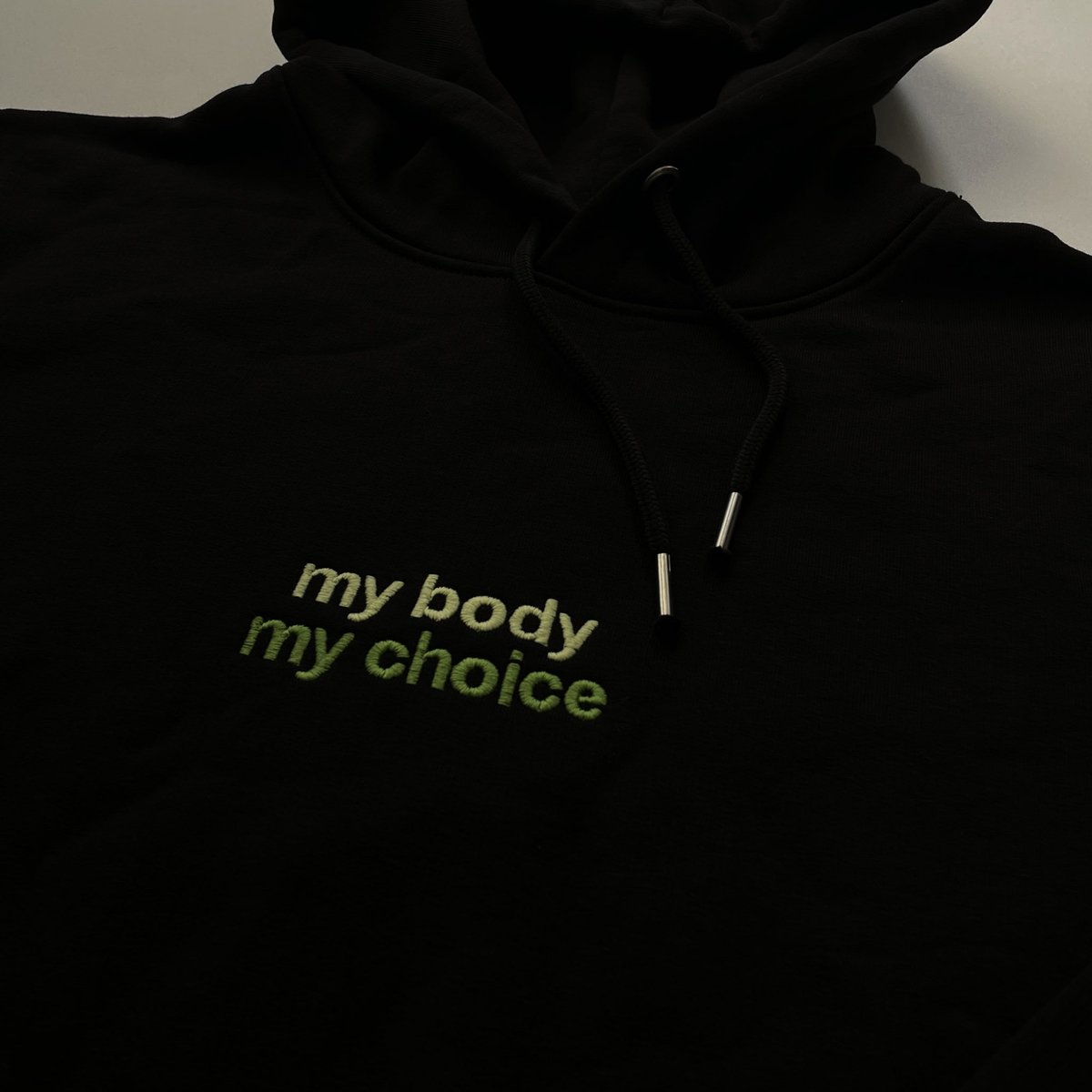 YDYBSHOP's tweet photo. Sustainably sourced, ethically made. 100% of profits support The Center for Reproductive Rights. https://t.co/JjGFkm5TQB 🌎 #AbortionRights #MyBodyMyChoice https://t.co/u6pOPcci6p