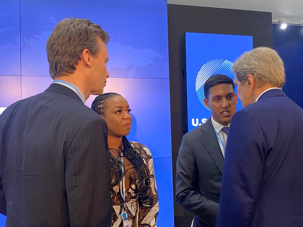 DamilolaSDG7's tweet photo. Today, at the #USPavilion with Sec. John Kerry, US @ClimateEnvoy, we discussed @USAGov's new effort launched to scale up private capital to accelerate the deployment of #renewables and retirement of fossil fuel assets in developing countries.
#COP27
#SDG7atCOP27
@SEforALLorg https://t.co/VTODu0BTZr