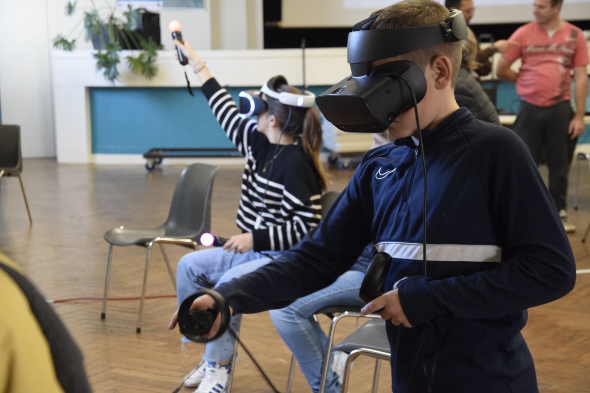 UNISPHERES's tweet photo. Retour sur la 2ème édition des Techno Arts Médoc, qui s'est déroulée du 22 octobre au 5 novembre à Saint-Laurent-Médoc. Au programme : ateliers culturels &amp; numériques, balade &amp; sieste végétale connectée, performance, information sur les métiers et les risques du numérique...💥 https://t.co/mWwndrw4VX