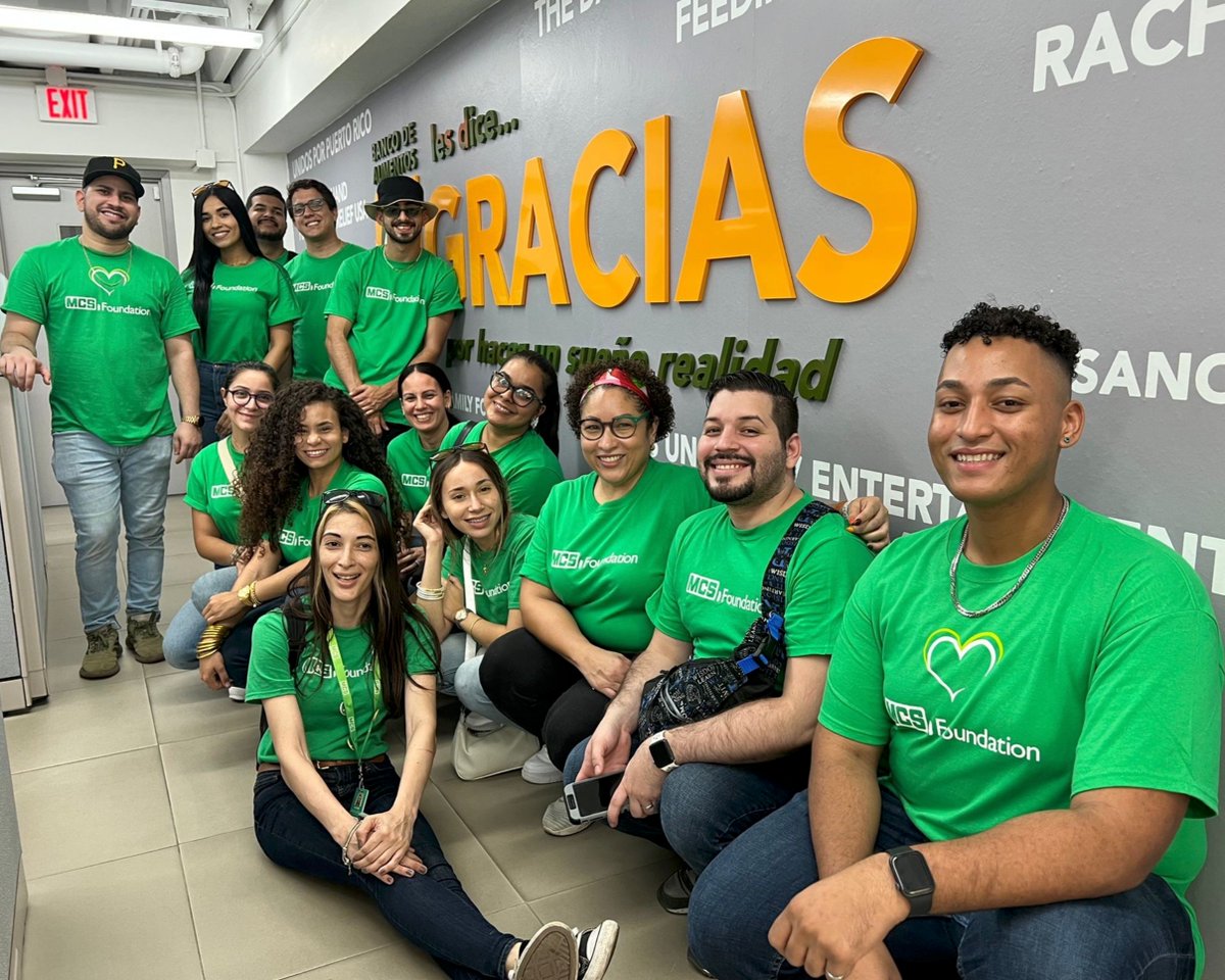 MCSHealthCares's tweet photo. Continuamos apoyando al Banco de Alimentos Puerto Rico con la visita de un grupo de voluntarios de @MCSPuertoRico para la preparación de cajas con productos de comida. Te interesa ayudar, conoce aquí cómo puedes hacerlo: https://t.co/3oftNHta4W #MCSFoundation💚 #PRSaludable https://t.co/bmZia2sSdq