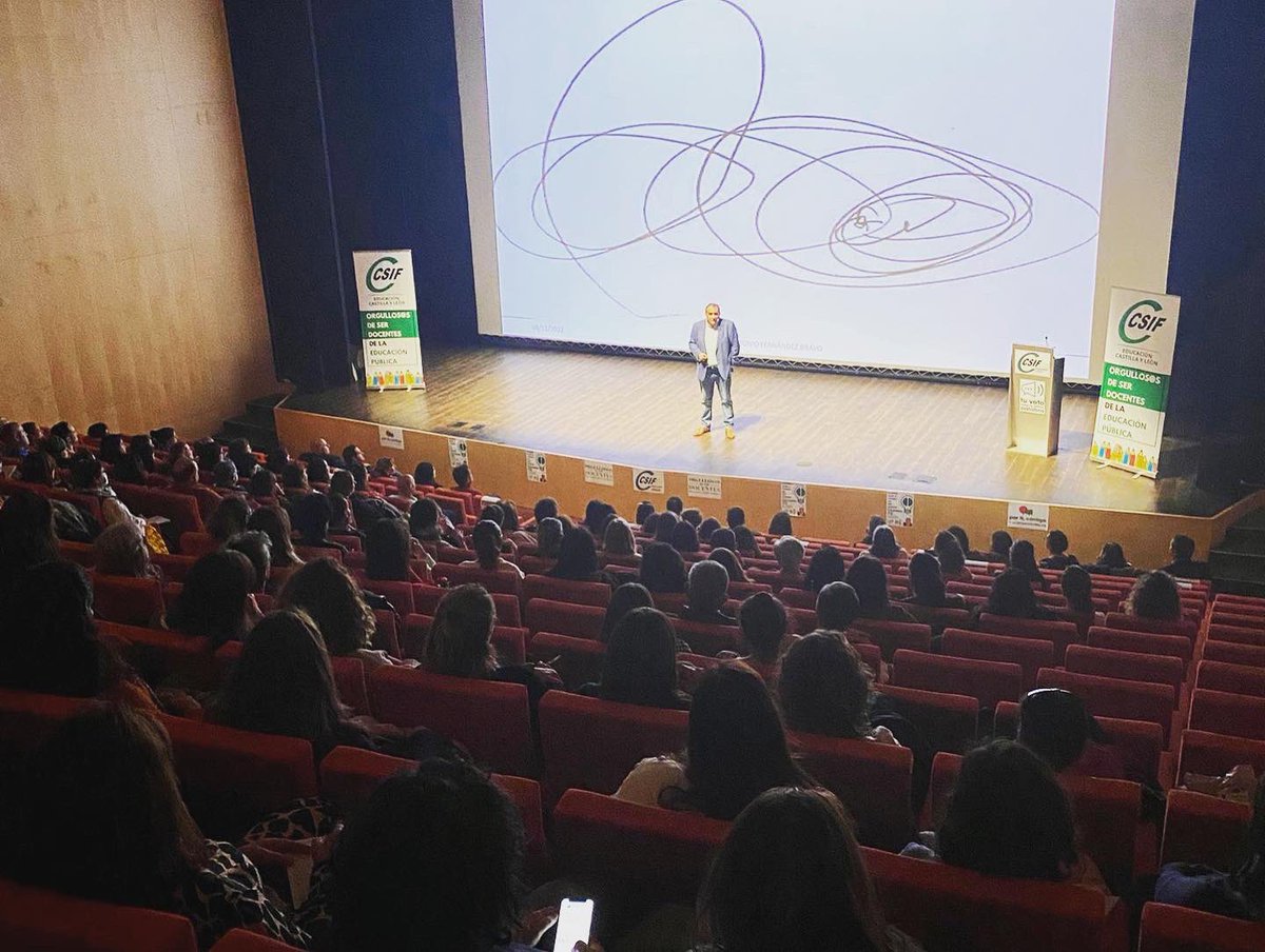 Ponencia inolvidable en #Ávila a cargo de <a href="/FDEZBRAVO/">J.A. FERNÁNDEZ BRAVO</a>. Gracias por enseñarnos que la escucha es escucha,que otra educación es posible y que está en nuestra mano conseguirlo.Y gracias a quienes nos habéis acompañado en este acto de #CSIF <a href="/CSIF_UACyL/">CSIF Castilla y León</a> #CSIFsítedefiende