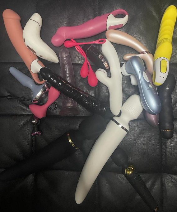 I can not decide which one to use today :O  #satisfying #feet #feetworship #feetpicsforsales #sextoys<a href="/tag/satisfying"class="tags">#satisfying</a><a href="/tag/feet"class="tags"><span>#feet</span></a><a href="/tag/sextoys"class="tags"><span>#sextoys</span></a><a href="/tag/feetworship"class="tags"><span>#feetworship</span></a><a href="/tag/feetpicsforsales"class="tags"><span>#feetpicsforsales</span></a>