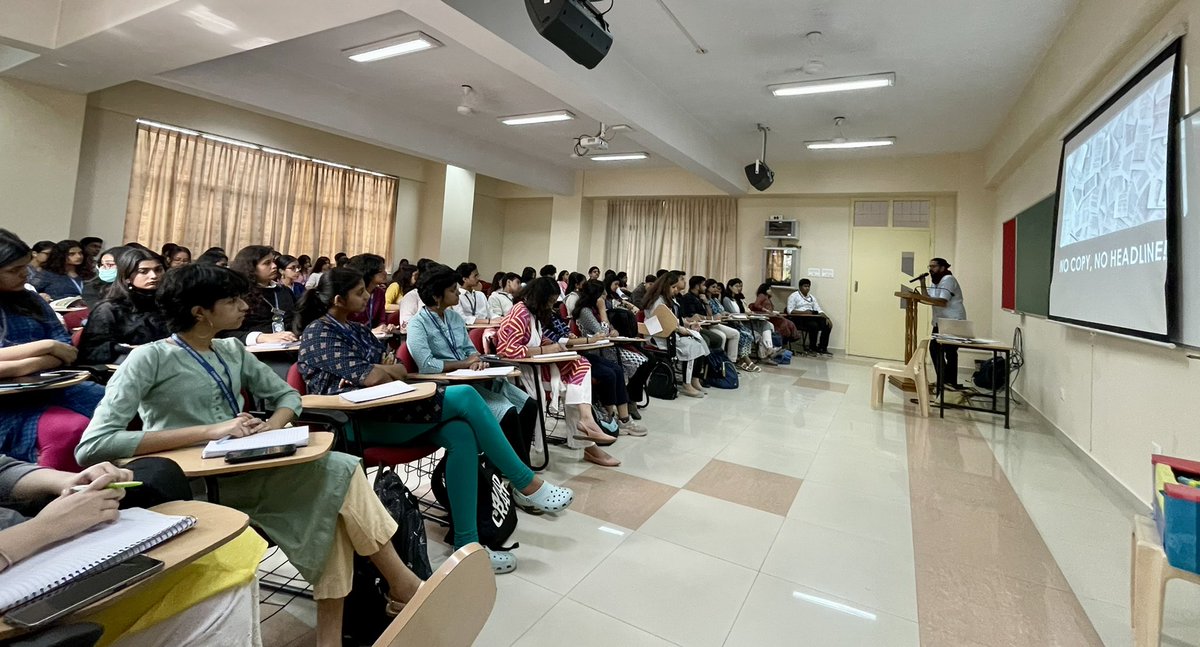 JoelMJacob90's tweet photo. Insightful #Workshop on ‘The Art of Writing Newspaper Headlines & Captions’ by @Chethan_Dash, Asst Editor, TOI. Gave journalism students @ChristBangalore exercises & precise feedback on the headlines they came up with. Reminded them like I do everyday to #ReadNewspapers! https://t.co/UvqDuin5a6