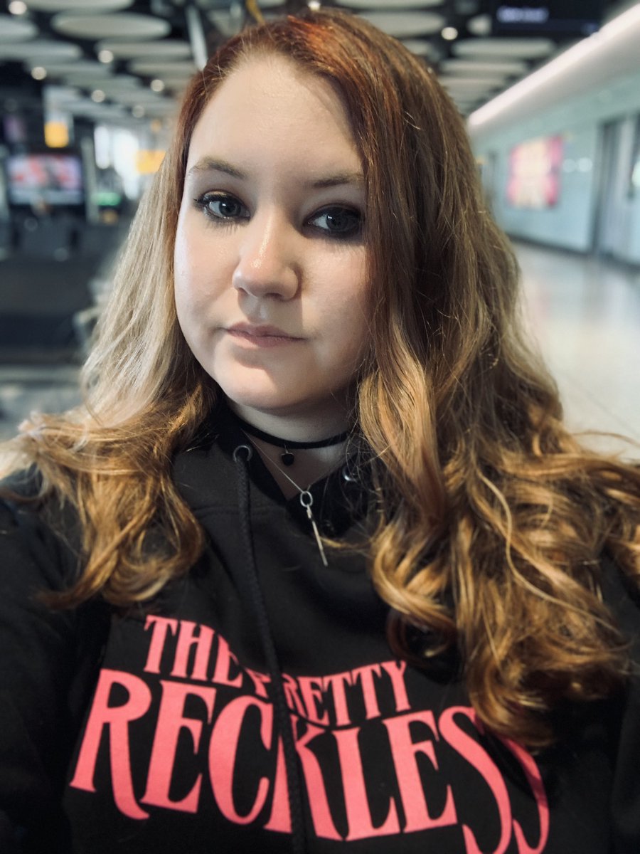 LissyTheSheep's tweet photo. Currently waiting for boarding to our flight to Berlin. Giving everybody a good time by showcasing @taylormomsen on my back 😌 can’t wait for the show @TPROfficial !! #theprettyreckless #dxrnr2022 https://t.co/FJDneJOi6V