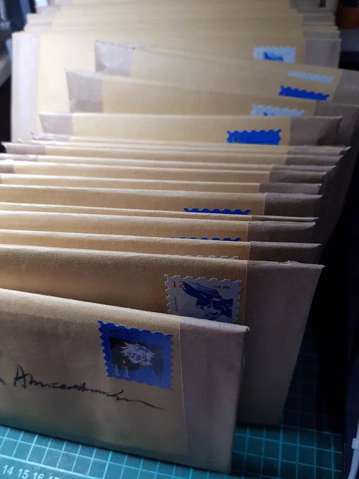 Lenticulars have arrived! Will start packing orders with them in it tomorrow. And also will start sending out orders that are already packed tomorrow as well! 