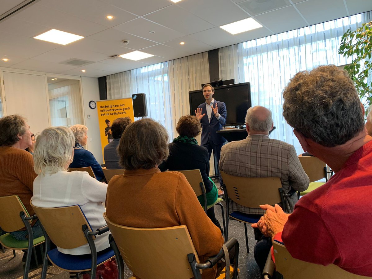 Afsluiting #Weekvandepleegzorg: staatssecretaris <a href="/MaartenOoijen/">Maarten van Ooijen</a> bezoekt Pleeggrootouder – Kleinkind-dag bij @Combinatiejeugd in Eindhoven: "Enorme dank voor wat jullie doen."