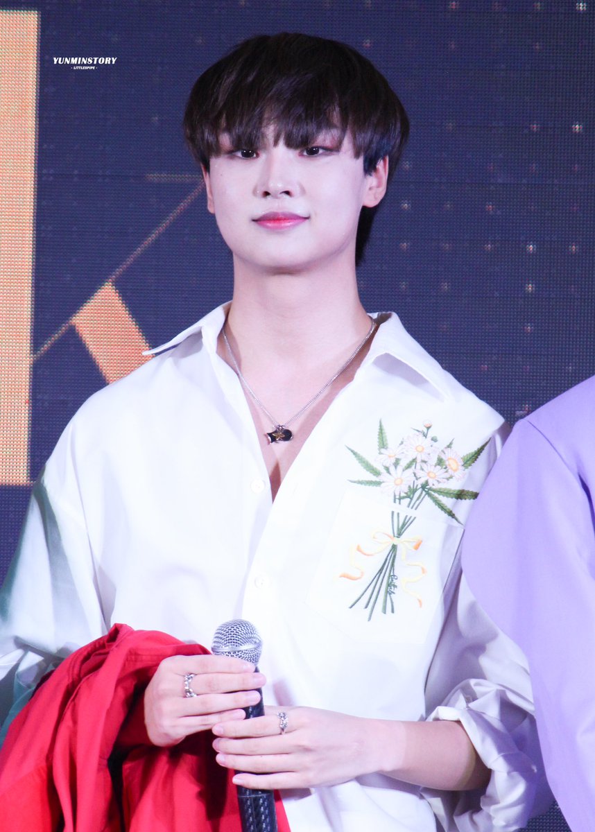 yunminstory's tweet photo. [221106] CENTRAL WORLD

#PraewTalkRound3
#YUNMIN #윤민 #ยุนมิน   
#SevenStarsTH​ #GanadaEnt https://t.co/dQvCEmaUQ9