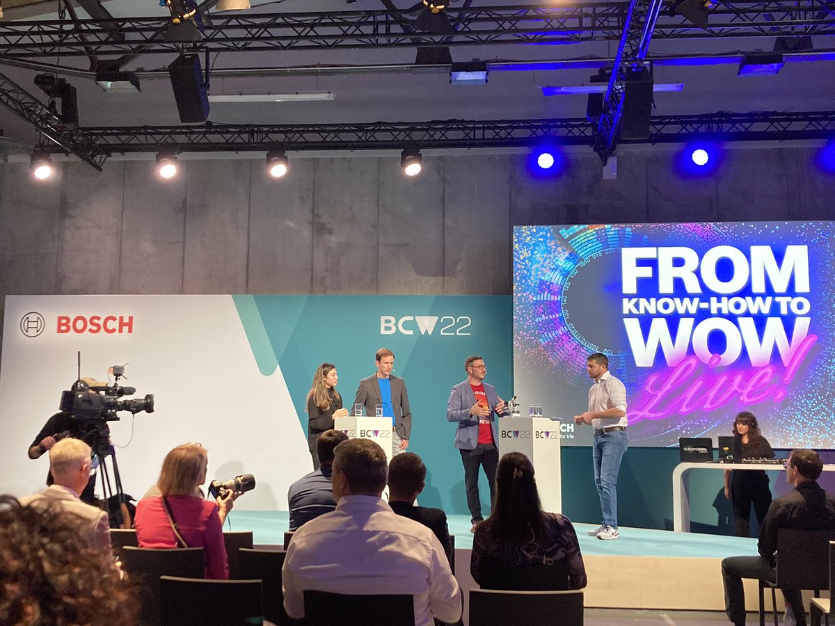 Auf der #BCW22 sind Software-defined Vehicle #sdv in aller Munde - und auf allen Ohren! Der <a href="/BoschGlobal/">BoschGlobal</a> Podcast From Know-how to wow #FNHTW behandelt das Thema live on Stage! @BCWevent