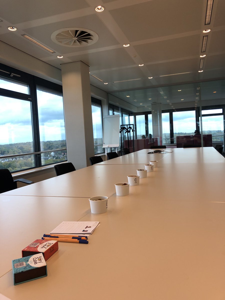 Waiting apprehensively for the experts to arrive at our DinoPop mid-term meeting 😬 <a href="/MarieTheuwis/">Marie-Isabel Theuwis</a> @KristofJacobs1 <a href="/GHSvanDijk/">Lisa van Dijk</a> <a href="/Frank__Hendriks/">Frank Hendriks</a> <a href="/jbpilet/">Jean-Benoit Pilet</a>
