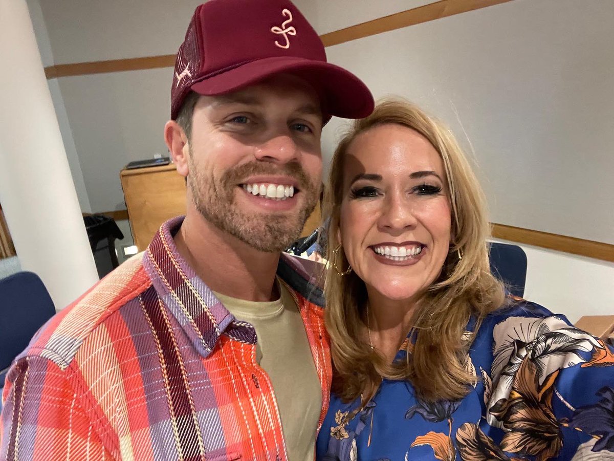 More stars on the air with <a href="/OfficerDon1/">Officer Don</a> and <a href="/DeAnnStephens/">DeAnn Stephens</a> this morning as we count down to the #CMAAwards! We’re coming to you live from Music Row to thanks to <a href="/FisherHouseFdtn/">Fisher House</a>.

Listen live: WBUL.com/listen

#iHeartCountry