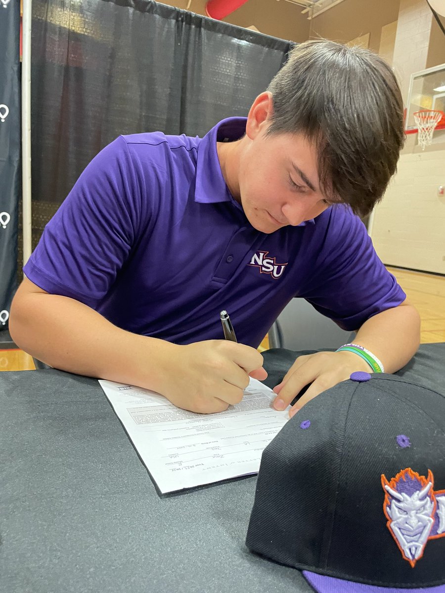 <a href="/SchoenbornZach/">Zach Schoenborn</a> signs with <a href="/NSUBaseballCamp/">NSU Baseball Camps</a>