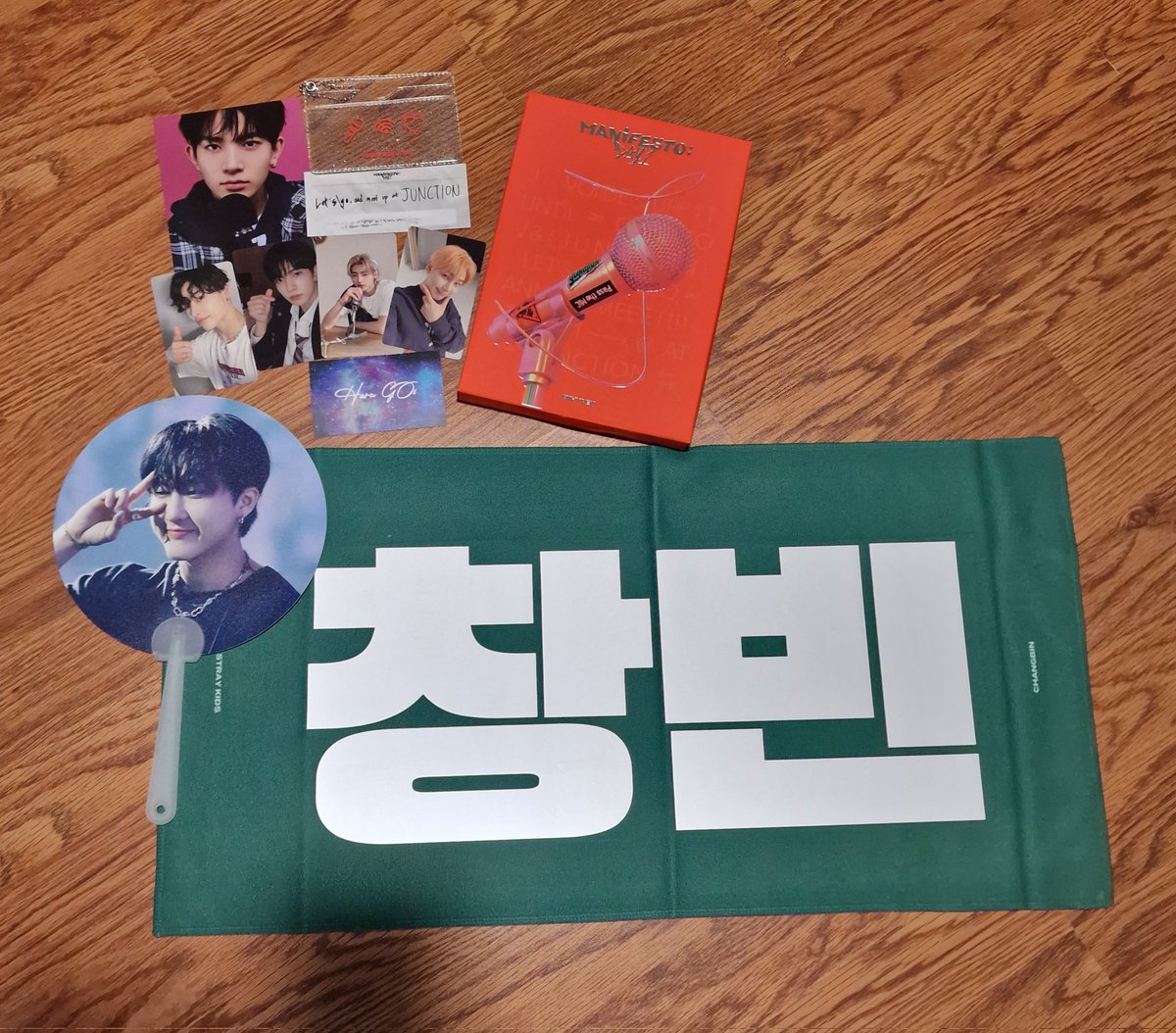 elmaisnothere's tweet photo. thank you @HARU_GOs and @YoongnimiGO for the GOs and the service! 💕 #HaruGOs 
Also love the Binnie slogan from @cheesechoux_cb 😍 https://t.co/XgAnyrDVkX