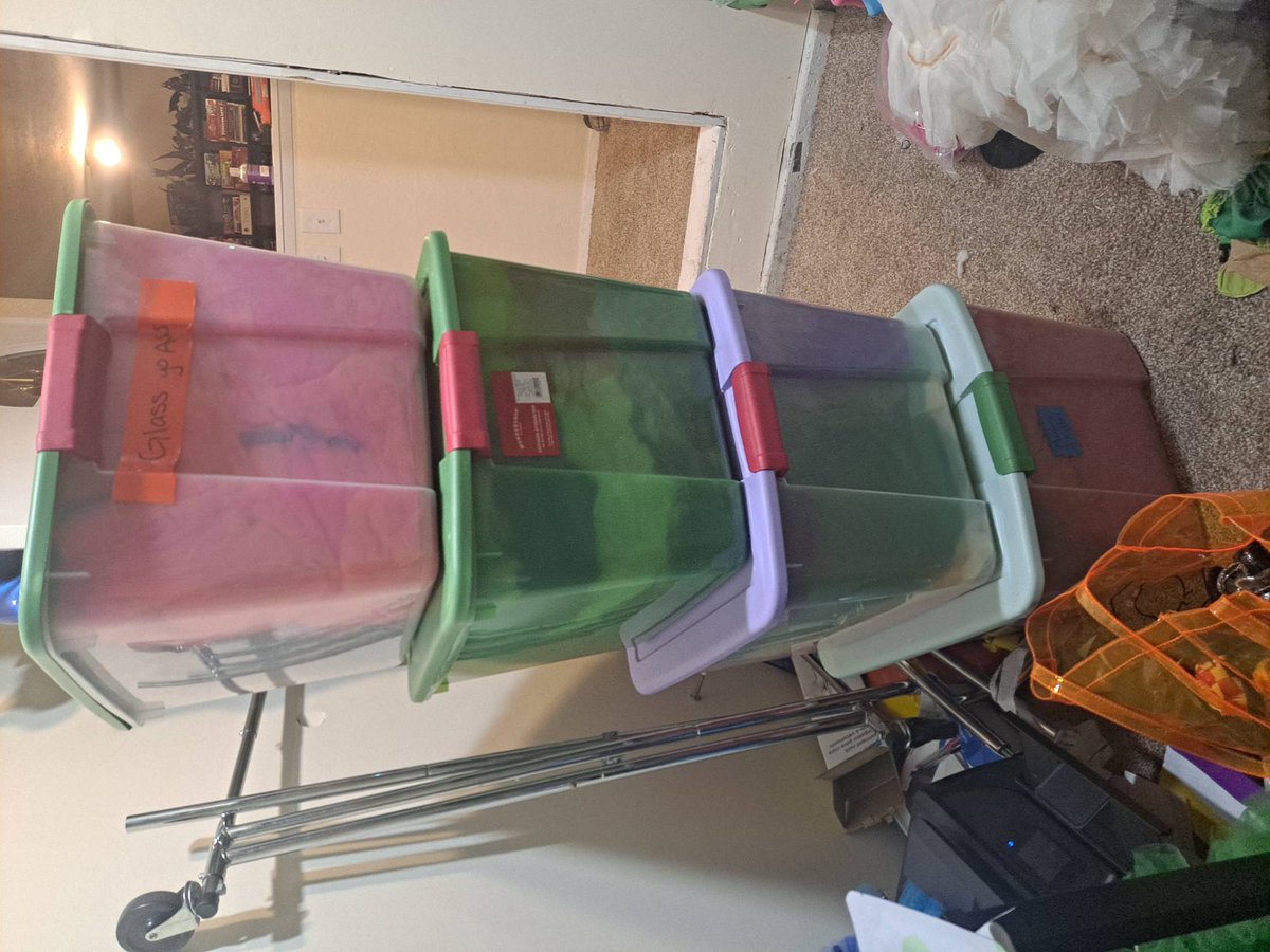 irishlashesbq's tweet photo. Are you packed for #BurlyCon?
I'm getting there with 4 boa totes and a few more of fans and undies and other things!
Debating about a carryon vs checked bag? I say checked, but I'll also mail any purchases for $5-10 so you don't have to figure out how to being home a new boa! https://t.co/mehhMCY1t4