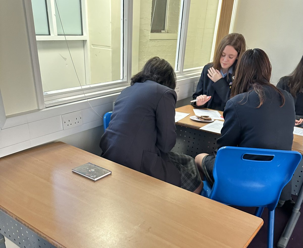 Very proud of the young carers on the <a href="/mytime_charity/">MYTIME Young Carers</a> Employability Programme. It’s wonderful to watch the growth that takes place each week! This week we focused on CV writing, emotional intelligence and self confidence! <a href="/TheGrangeDorset/">The Grange School</a> <a href="/GlenmoorAcademy/">Glenmoor Academy</a> <a href="/BlandfordSchool/">The Blandford School</a>