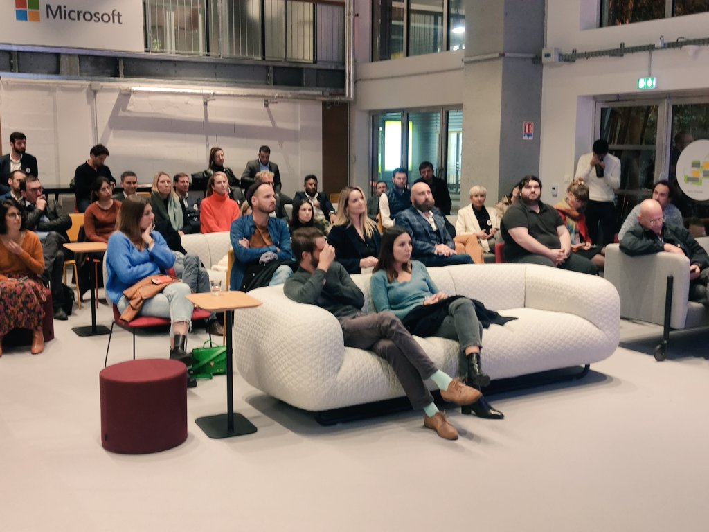 FrenchTechBdx's tweet image. 🔴 #ExperienceTour2022

Découvrez les talks de nos pépites à la @CiteNumerique 🎙️

On commence avec l&apos;espace #WellTech / Futur du travail : 
@covivio_, @SimplonNAQ, @microsoftfrance, @SimforHealth, @lumm_io, @MyTwiga et Scub Consulting 🔥