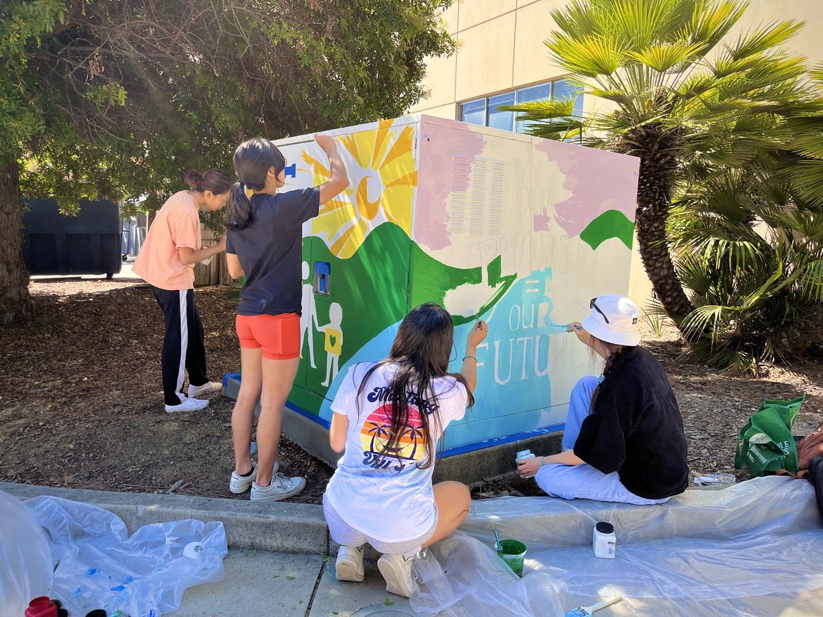The Student Chapter of the American Society of Landscape Architects formed a team to paint the climate solutions and sustainability mural. The team was excited to participate in the Utility Box Art Program since they are passionate about improving outdoor spaces. #calpoly