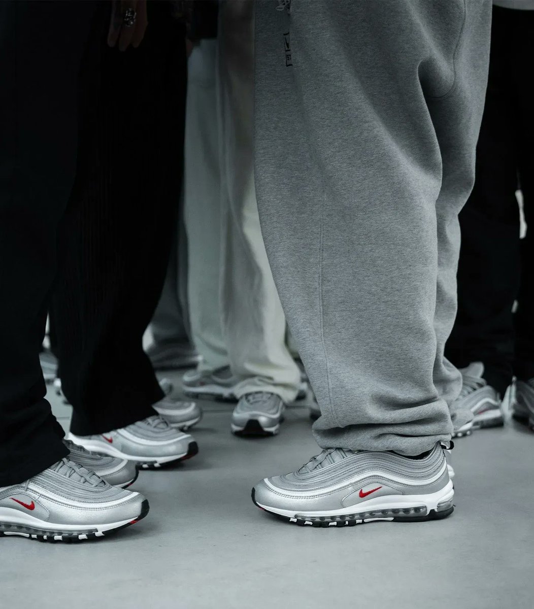 air max silver bullet on feet