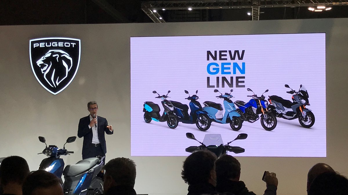 📣 ¡Has estado esperando... y finalmente está aquí! Ayer se dieron a conocer 5 nuevos leones de Peugeot Motocycles en un estreno mundial en <a href="/official_eicma/">EICMA</a>. Líneas seductoras, curvas felinas...🦁
 ➡️youtube.com/watch?v=cwrs_Z…
 
#PeugeotMotocycles #EICMA2022 #NewGenLine