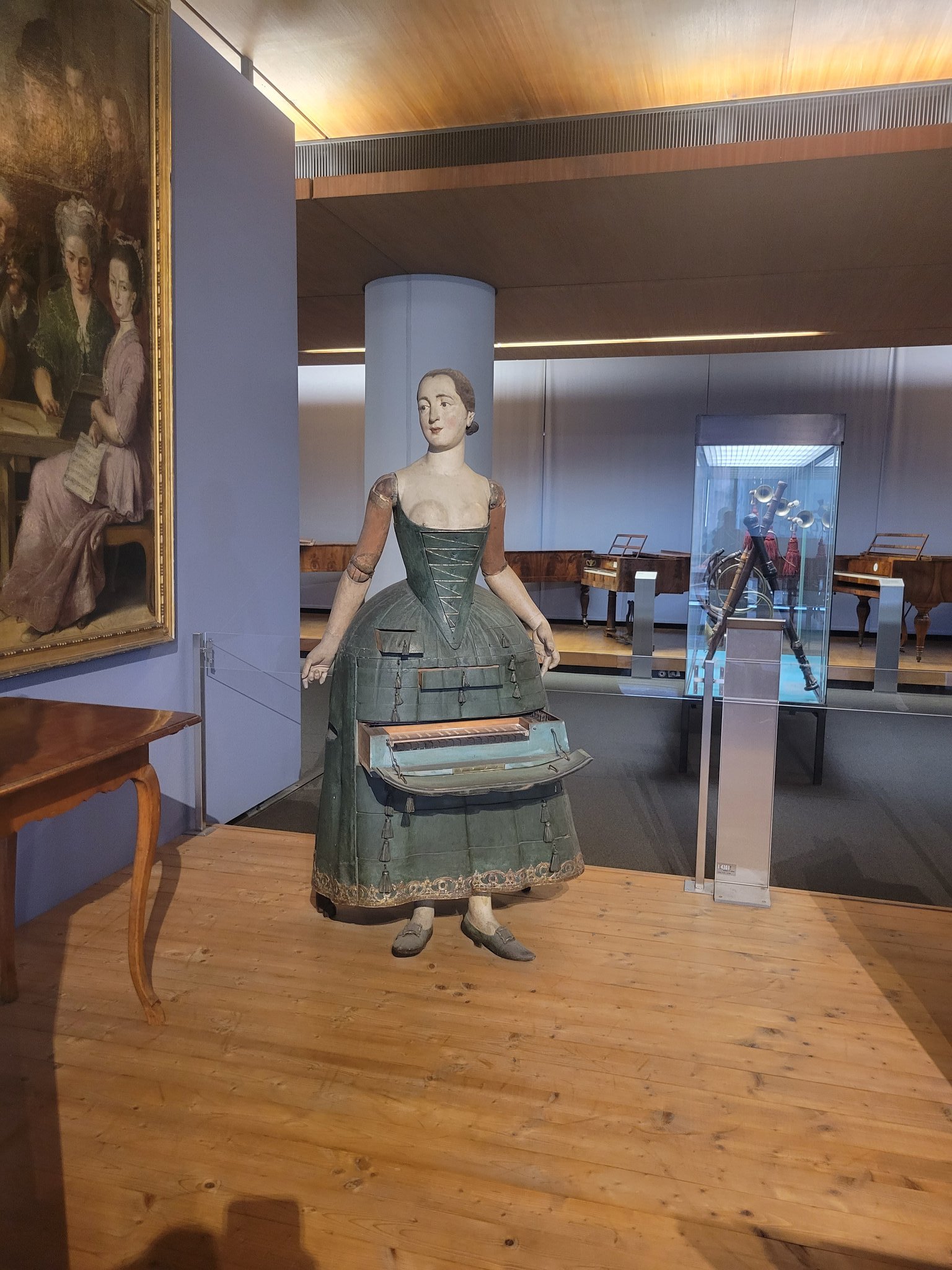 Musical Instruments with Chaotic Auras on Twitter: