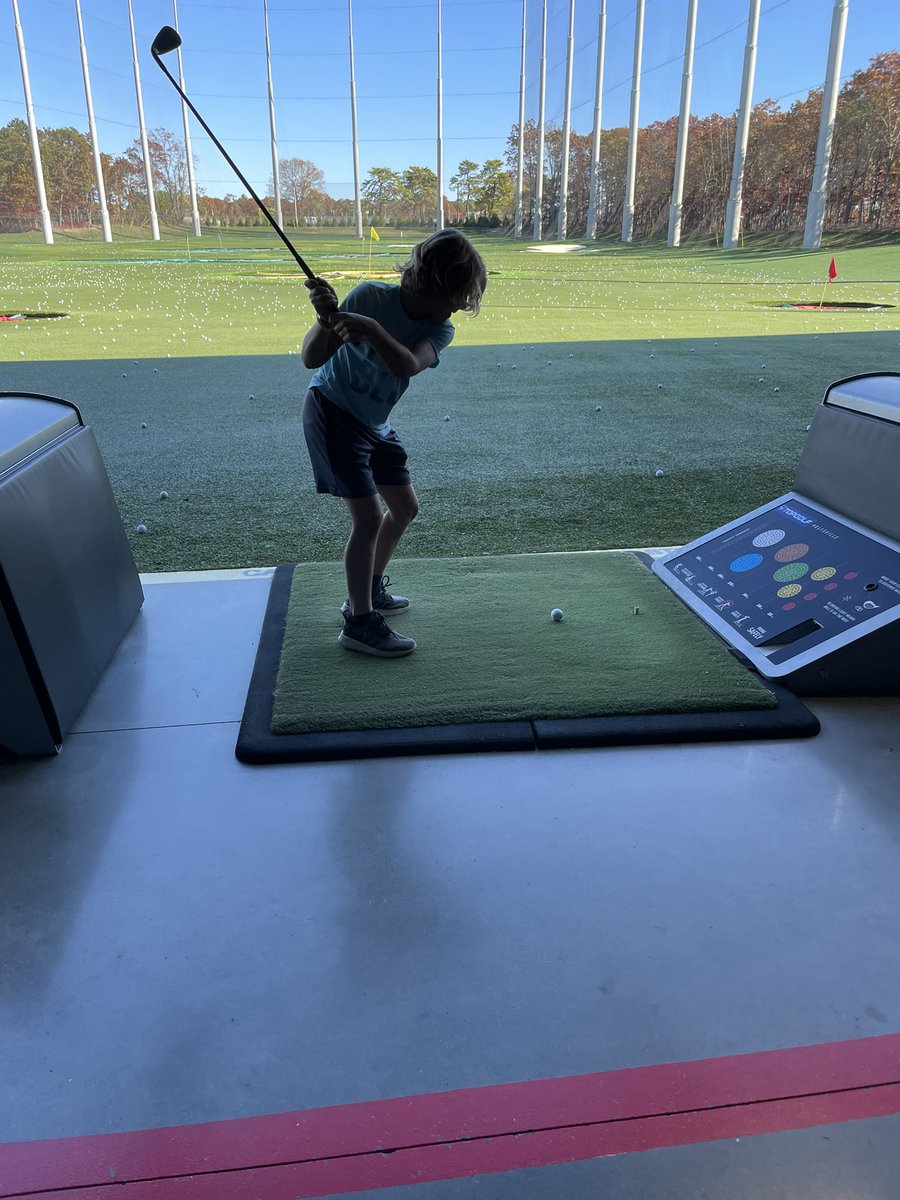 Jamiecarlino's tweet photo. Working out body systems at Top Golf on this beautiful day!! @IslipMS #isliprising https://t.co/nbWfTznDaV