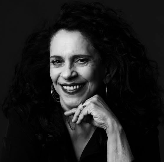 O Brasil perde mais um ícone da nossa música. Gal Costa se vai, mas deixa um grande legado de arte, de expressão, de qualidade musical. Vamos lembra-lá por sua grandeza e por tudo que representa para nós brasileiros. Que Deus a receba com música e alegria.