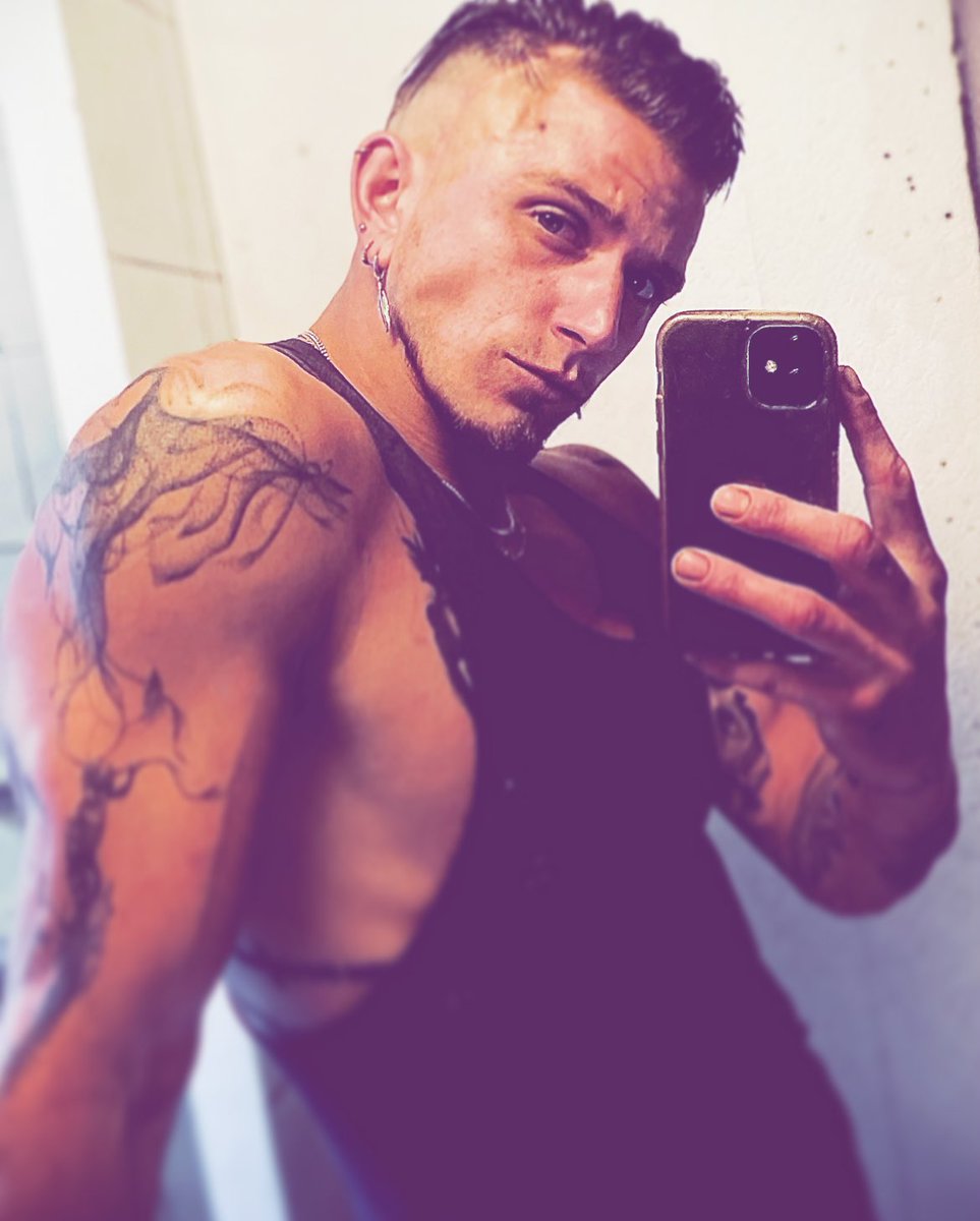 Matfitxoff's tweet photo. Une petite publication en mode normal ahah 🙃🙃😏 https://t.co/enfoHwh5eu