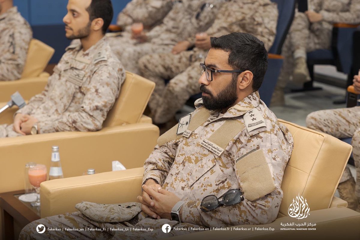 fekerksa_en's tweet photo. The #IWC received enrollees from the Armed Forces studying the Advanced Security Course. They were given a brief presentation outlining several topics related to the center’s mission, especially its efforts to confront extremist ideology. They also viewed the center’s library. https://t.co/DoaISdDzO1