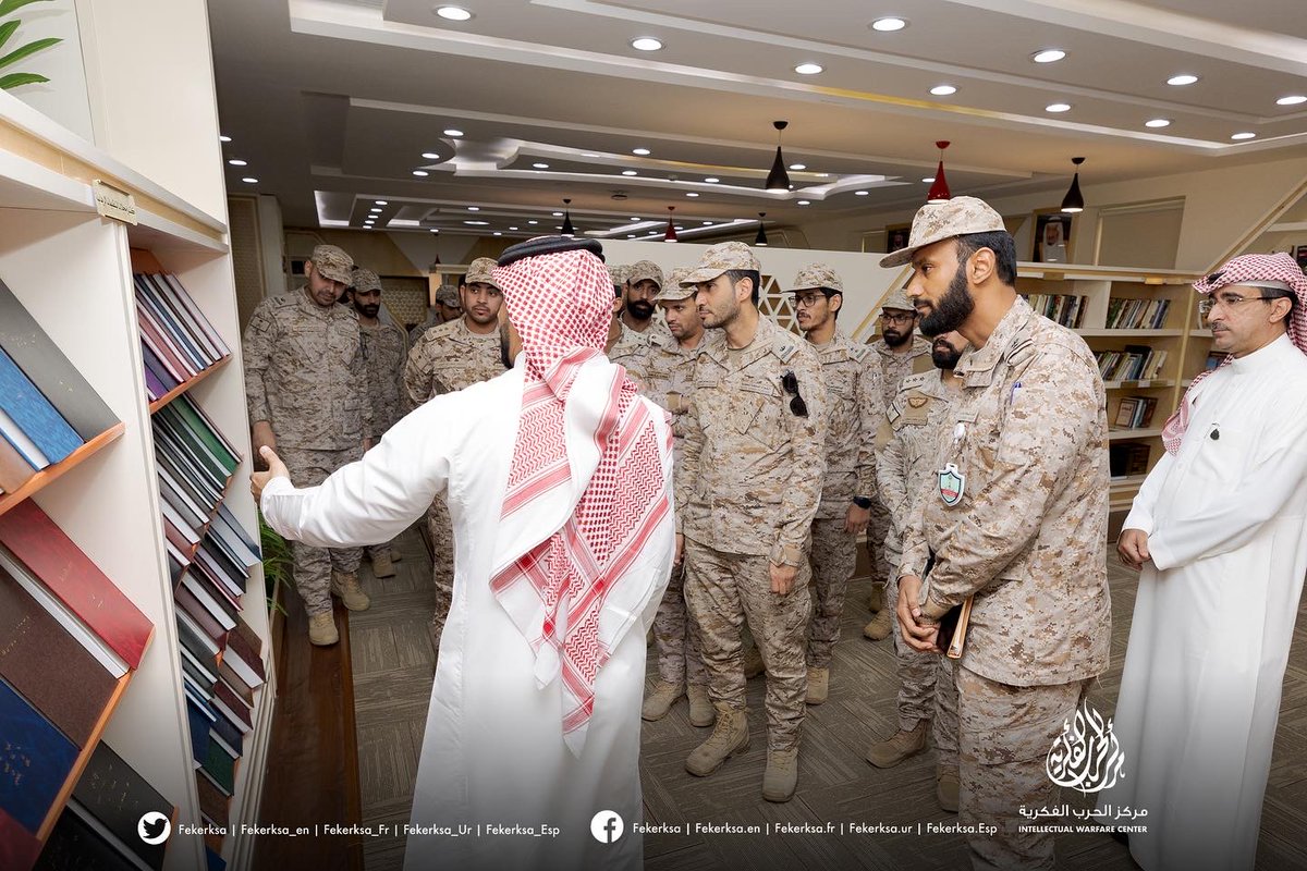 fekerksa_en's tweet photo. The #IWC received enrollees from the Armed Forces studying the Advanced Security Course. They were given a brief presentation outlining several topics related to the center’s mission, especially its efforts to confront extremist ideology. They also viewed the center’s library. https://t.co/DoaISdDzO1