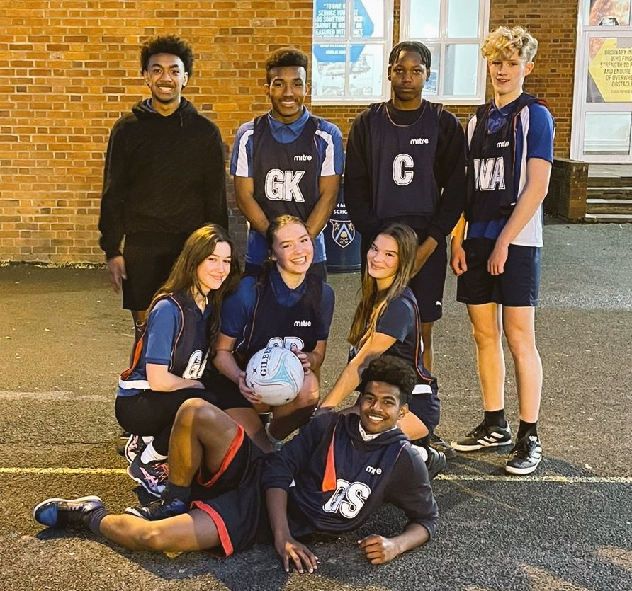 Wavell_PE's tweet photo. As far as we are aware, this evening saw the first ever Mixed Netball team represent The @WavellSchool in a competitive fixture. These Yr11 students thoroughly enjoyed themselves, despite suffering a 7pt loss. Bring on the next match! @EnglandMMNA @EnglandNetball @HantsOutdoors https://t.co/y8lHdIP5hm