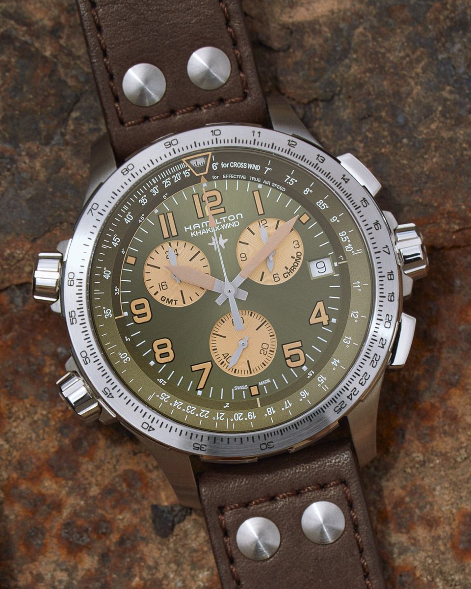 JuraWatches's tweet photo. For aviators and enthusiasts alike, discover the all-new addition to the Hamilton Khaki Aviaiton X-Wind collection with sleek green & gold dial.
https://t.co/Xsvln2C0SU
#JuraWatches #HamiltoWwatch #KhakiAviation #XWind #NewWatchReleases #PilotsWatch #SwissWatches #GMTWatches https://t.co/hFdtY84maL