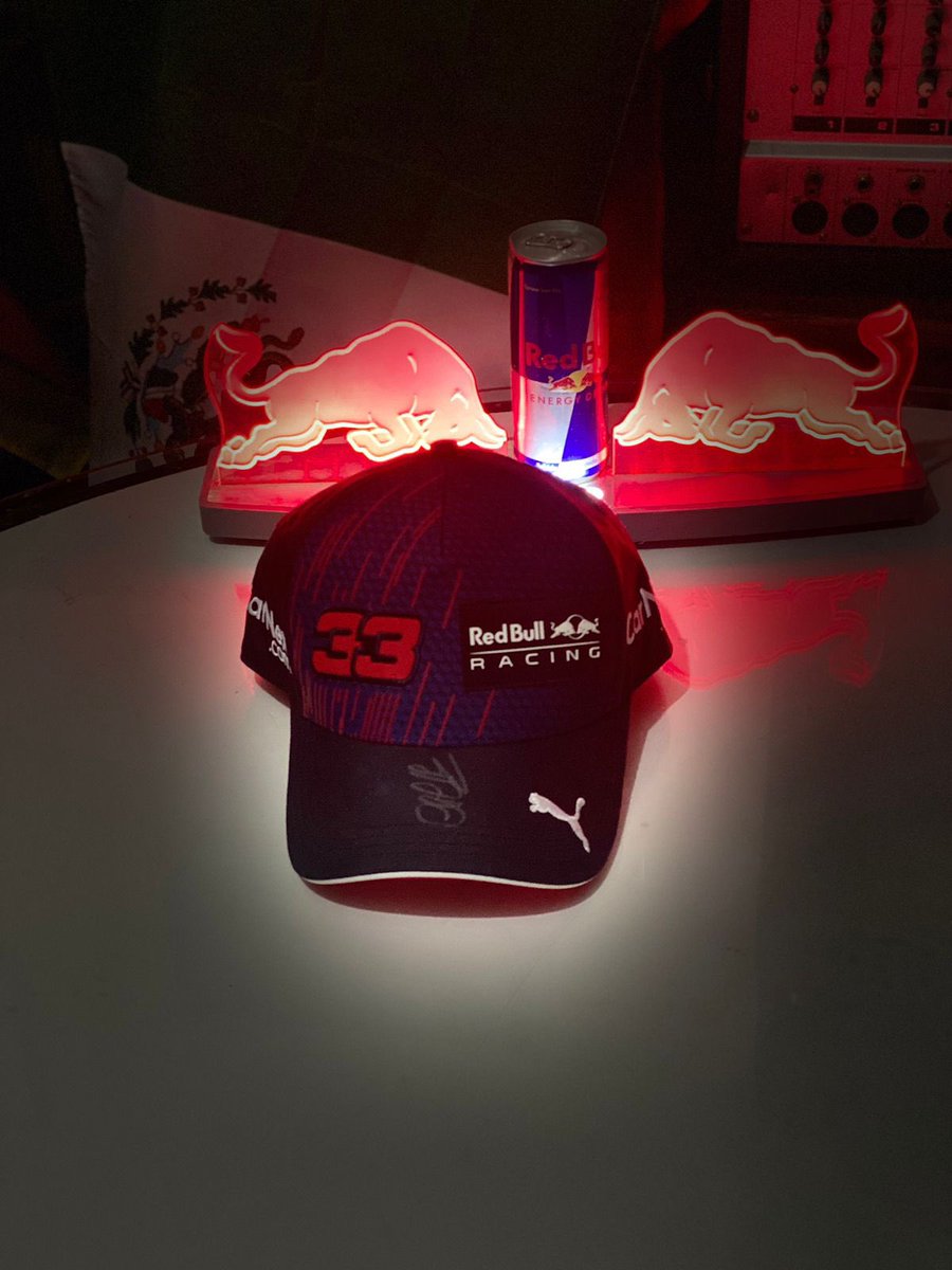MateoChequista's tweet photo. ¡AMIGOS!

🎁 ¡SORTEO GORRA OFICIAL DE @redbullracing FIRMADA POR CHRISTIAN HORNER! 

Para participar:

✅ Dar RT al tuit
✅ Seguir a @BybitMexico y @RBChequista 
✅ Mencionar a dos amigos

🇧🇷 El ganador se anunciará el domingo 13/11 post GP Brasil https://t.co/9bgQU4UvOu