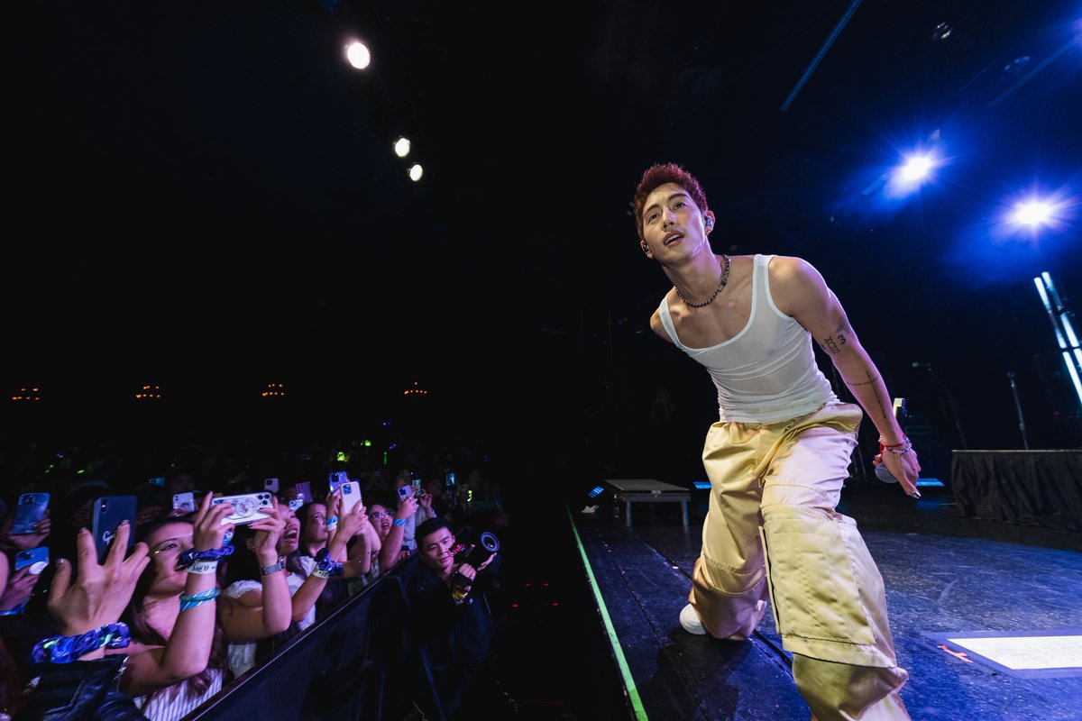 DNAmngmnt's tweet photo. LA, you showed up and showed so much love again on the second night ❤️ Thank you for letting us wrap the NA tour on an incredible and unforgettable note. We’ll be back with even better stuff! 

#MarkTuan #Mark
#theotherside #theothersidetour 
@marktuan https://t.co/S1SW3tCl1j