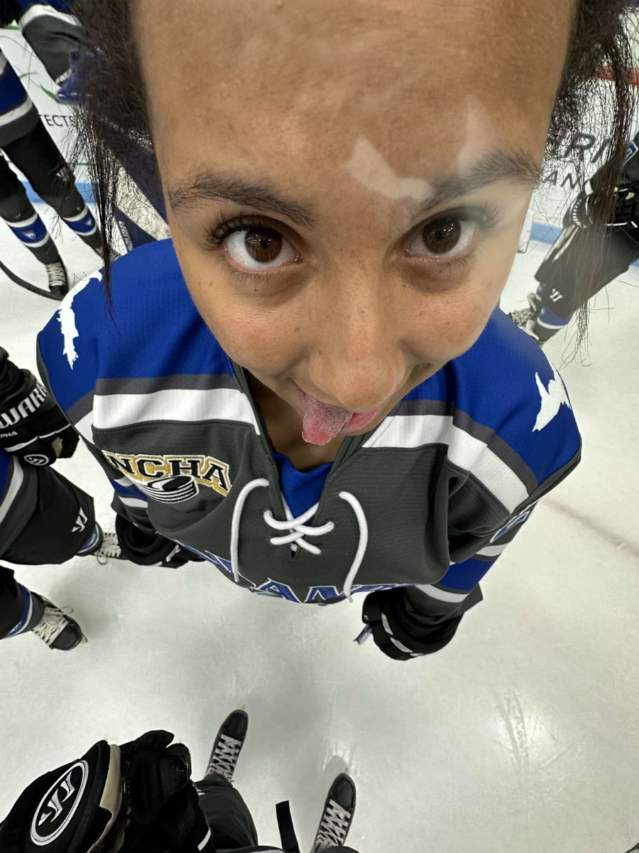 finlandiaWpuck's tweet photo. Our girls had pictures at 5:30am this morning, here’s some of our favs https://t.co/GdM5X0WtEp