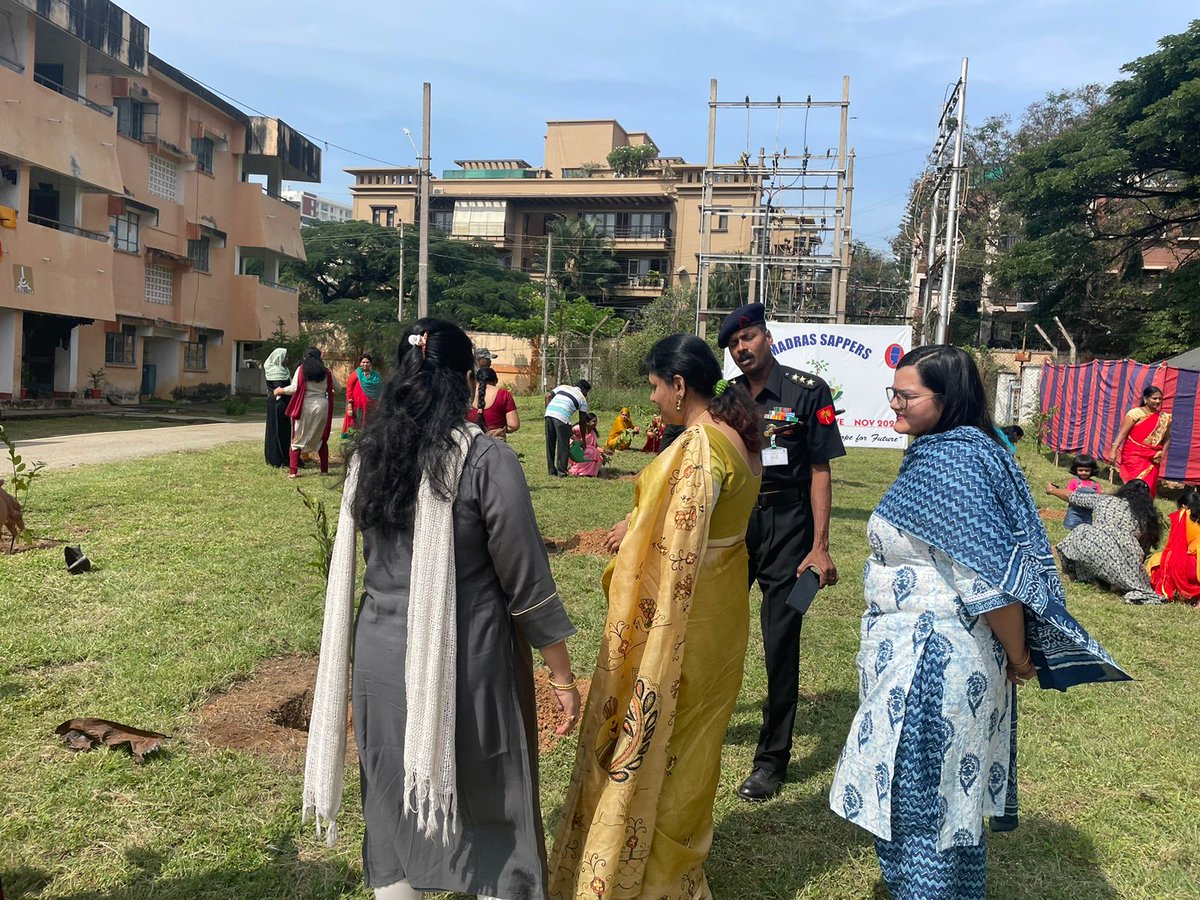 RotaryLakeside's tweet photo. Rotary Bangalore Lakeside in association with MEG planted 250 plants (50 fruit plants and 200 flower and general plants) and MEG team highly appreciated plantation of various varieties.

#rotarybangalorelakeside
#hopeforfuture https://t.co/zTS9m64Vsc