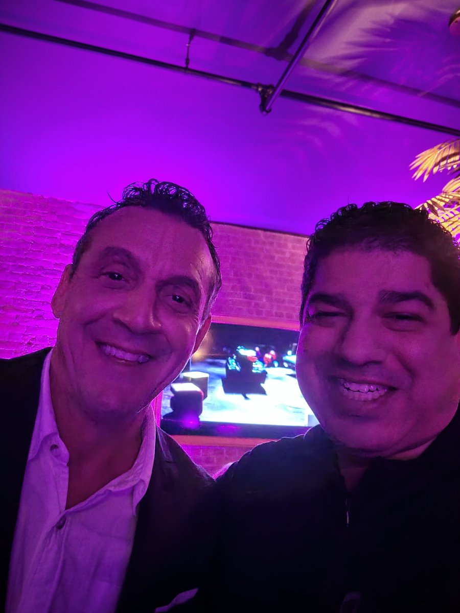 DisclosureWith's tweet photo. had a great time hanging out with @jamescfox , @lesliekean and @DonnieChiang  last night. make sure you watch #momentofcontact it's fantastic 🔥🔥🔥 #ufotwitter #usptwitter #UFOSightings #UFOs #UAPs #ufo #uap #uso #ovni #Ovnis #disclosure #Brazil #aliens #Varginha https://t.co/EfPZMx10qK