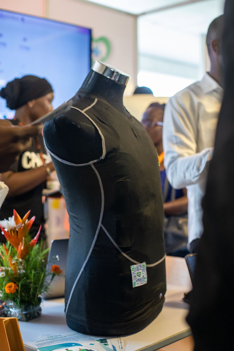 CI_Orange's tweet image. Après plusieurs mois de stage intensif, l’aventure #OSC2022 est terminée. 
Félicitations à toutes les équipes gagnantes : Cafigue, Ecobyk, Serreson et Eosol 👏🏽🏆.
Vivez les meilleurs moments  du #OrangeSummerChallenge2022.
#OpérateurDigitalEngagé ​​ #OrangeDigitalCenter