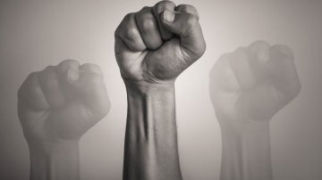 MrV107's tweet image. أن الفساد يطول عمره كلما انسحب الشرفاء من الميدان لكن عهدا منا لن نكل أو نمل حتى يقضي الله امر كان مفعولا.
🛑حملة تبليغات واسعة من قبل عبيد السلطة لغلق الحساب وخصوصا بعد فضح الفاسدين و التشهير بهم لذلك فضلا وليس أمرا دعم الحساب ب 
(رتويت - تعليق- اعجاب) 

✊
#جنتل74
#قمر_الليله