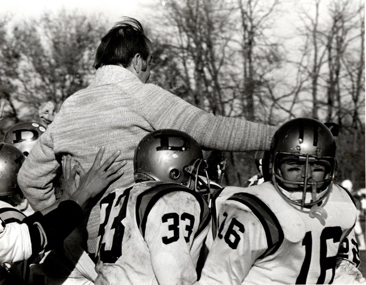 DePauwAthletics's tweet image. 🔔4 DAYS ‘TILL KICKOFF🔔
The first Monon Bell Classic was played in 1890 at Wabash, ending in a 34-5 DePauw Victory! DePauw vs. Wabash stands among the oldest traditions in College Football. 
@DePauwTigersFB
#TeamDePauw #TigerPride