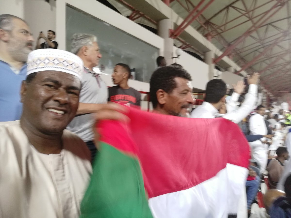 طاب مسائكم بكل خير
نتمني الاستقرار والسلام والرخاء والتطور لوطني العزيز