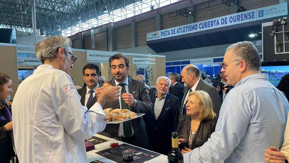 Zamora 3.0 (@zamora3punto0) on Twitter photo La gastronomía zamorana se luce en la feria gallega Xantar <a href="/dipuzamora/">Diputación de Zamora</a>
zamora3punto0.com/la-gastronomia… La gastronomía zamorana se luce en la feria gallega Xantar <a href="/dipuzamora/">Diputación de Zamora</a>
zamora3punto0.com/la-gastronomia…