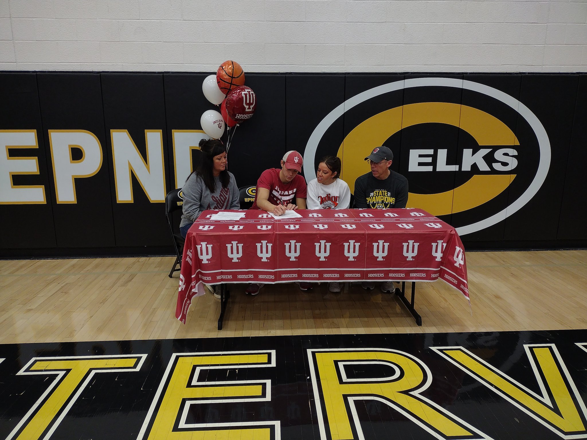 Centerville Athletics on Twitter "In typical Cupps fashion, Gabe signs