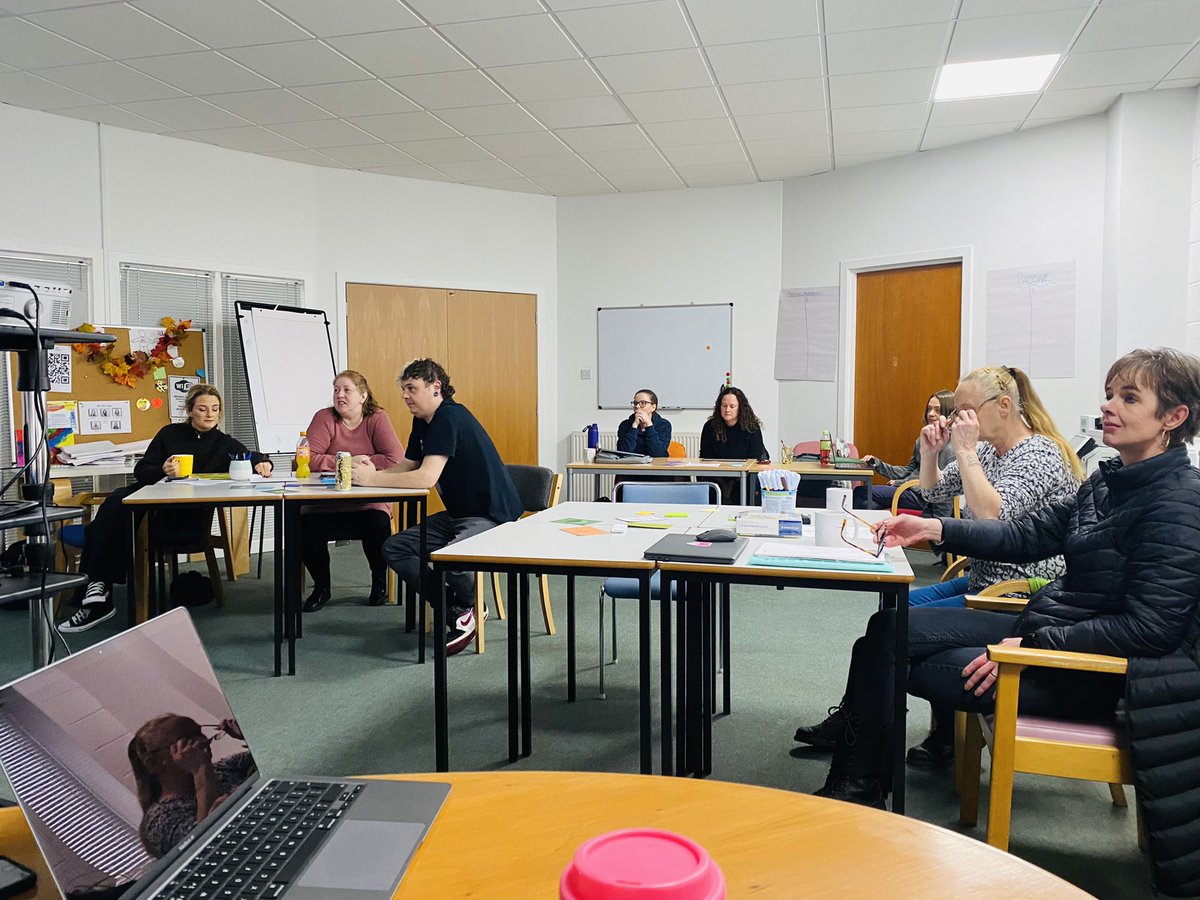 ResilienceLear1's tweet photo. What an amazing start to our full staff #Collaboration day today as part of our #PAUSEweek activities. Great conversations and discussion about communication styles, decision making @ResilienceLear1 and the assumptions we can all make. #Messy #REALtionships #MeaningfulCoPro ππ½ https://t.co/fm40kRwiOm
