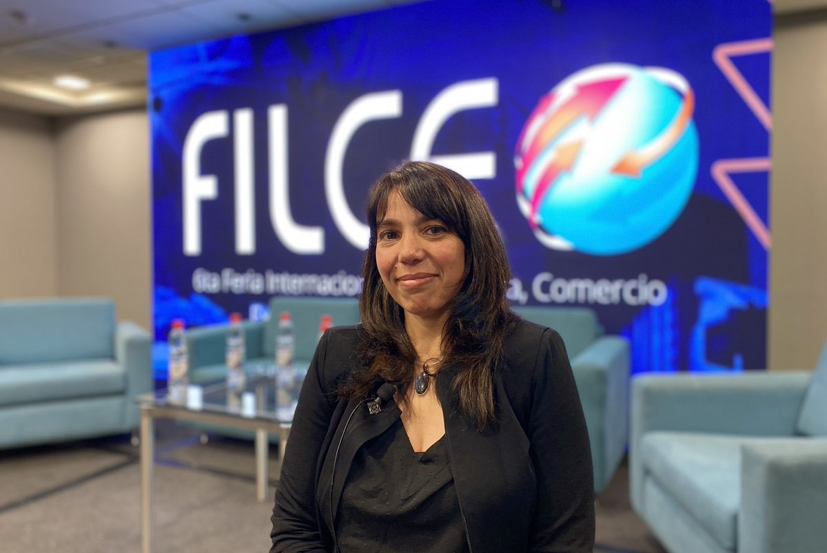 AduanaCL's tweet photo. Ahora, nuestra Directora Nacional, @ArriazaL, invitada por @alogchile, participa del conversatorio “Mujeres en la Industria Logística” de la 6° Feria #Filce junto a la ex ministra Gloria Hutt; la Gerenta General de PlusCargo, Daniela Oliva y la Directora de Aplog, Doris Silva, https://t.co/gV6rkeCG2V