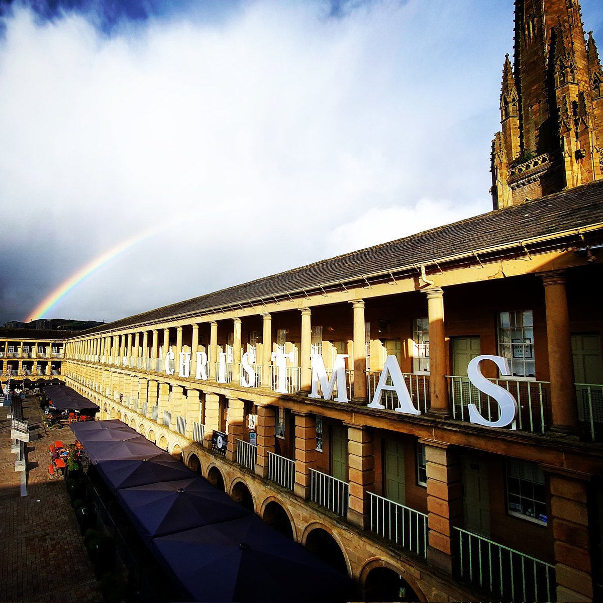 Well the sky's happy that the Christmas decs are going up at #thepiecehall ! There's a huge tree here too! Bring on the Christmas markets this weekend and next!😊🌈🎅 #piecehall #thepiecehallhalifax #rainbow #christmasshopping #xmasshopping