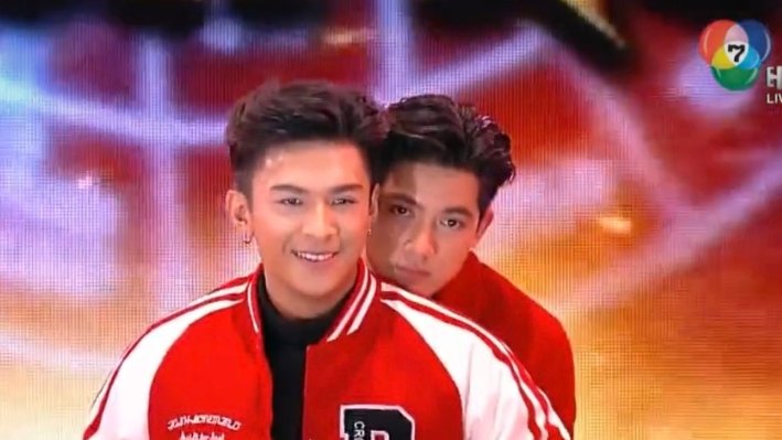 VTongsuksai's tweet photo. พี่ชาติ&amp;พี่คม มุ้งมิ้งกันน่าดู

#ชาติพยัคฆ์คมนักเลงEP6

SHADOW ENEMY https://t.co/as1Re7L3w8