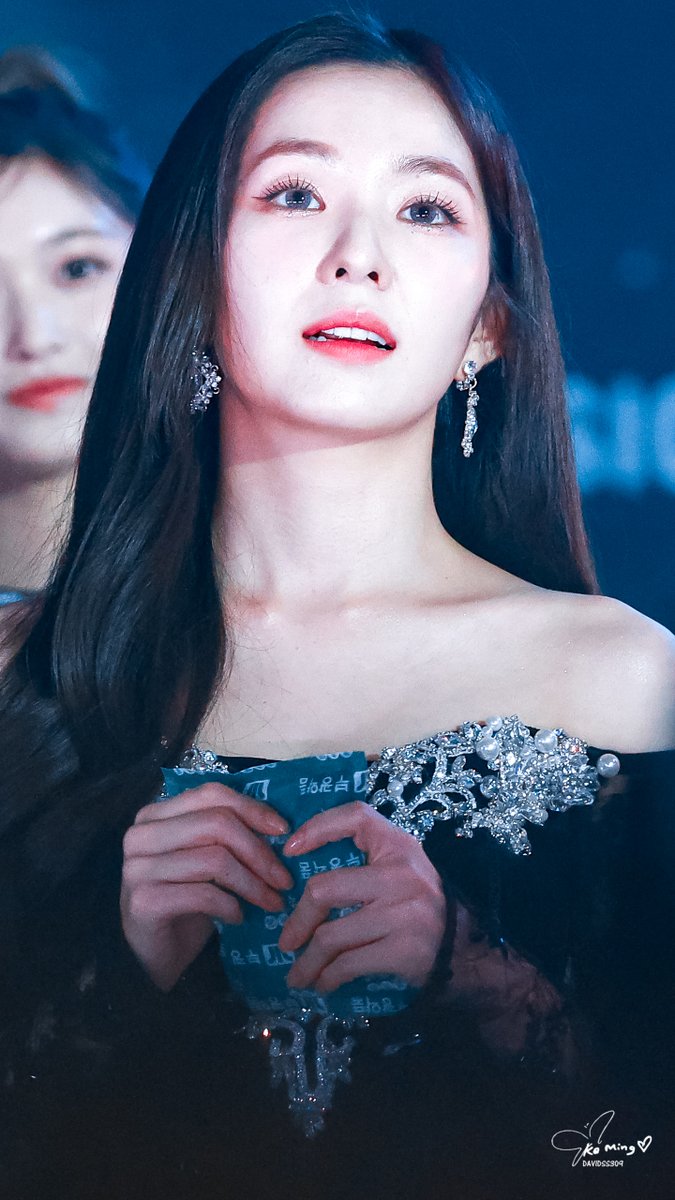davidss309's tweet photo. 221108 지니뮤직어워드 레드벨벳 아이린
#레드벨벳 #RedVelvet #Irene #아이린
Link : https://t.co/CS7dpoR7n5 https://t.co/EkdyZBkB0v