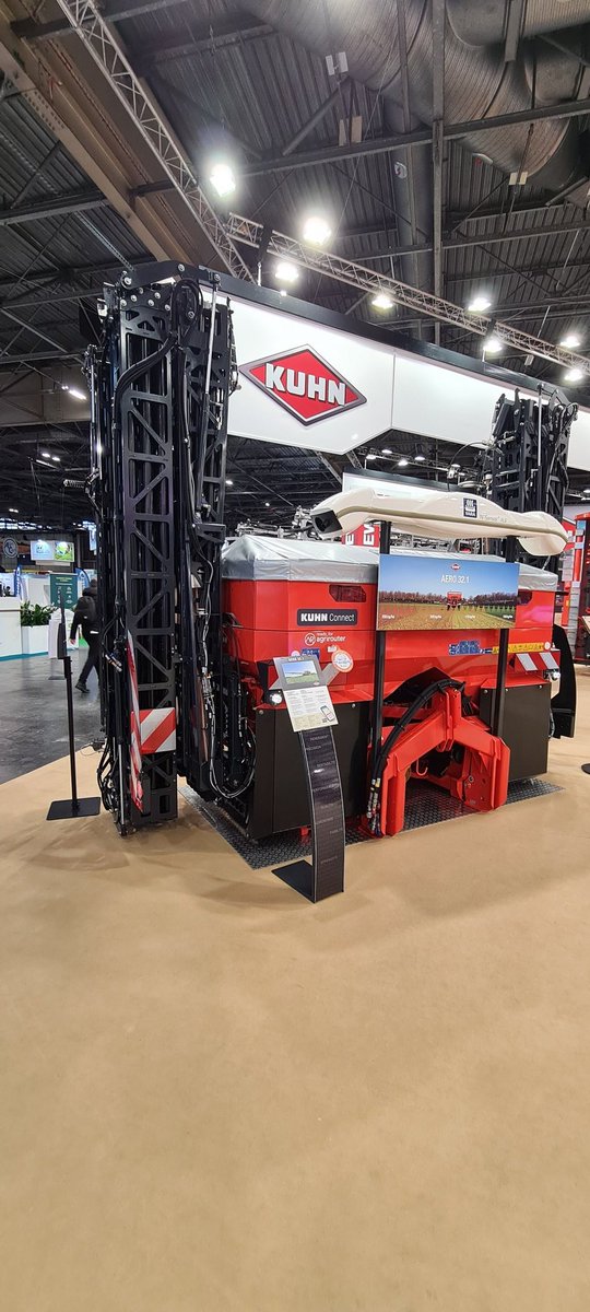CedricB_YARA's tweet image. Tiens une nouveauté @KUHNFrance Aero 32.1 avec un beau @YARA_france #NSensor
Très bien pour mettre #YaraBela sous le feuilles du mais @agpm_mais