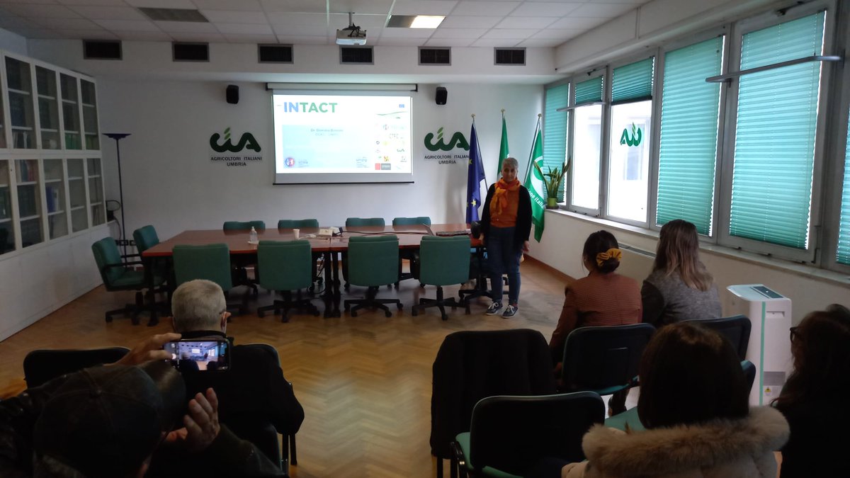 IntactProgetto's tweet image. The #INTACTProject organized a Presentation day to present the activities carried out by Domizia Donnini and Mara Rondolini (@UniperugiaNews Italy) during their secondment at ARAGOTRUF and DPH (Spain) and to present Eva Tejedor (@CITAAragon ) seconded at @CIAUmbria (Italy)