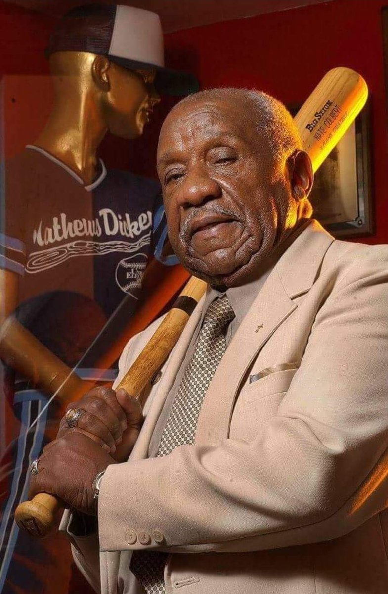 twoj2003's tweet photo. This man here changed and touched many lives in the st.Louis area! I’m thankful as well as my family for all he has done for me and my family! Mr. Mathews was one of a kind really! He lived a great life and in my eyes he’s the goat when it comes to community Leadership! https://t.co/twfK2r3KBC